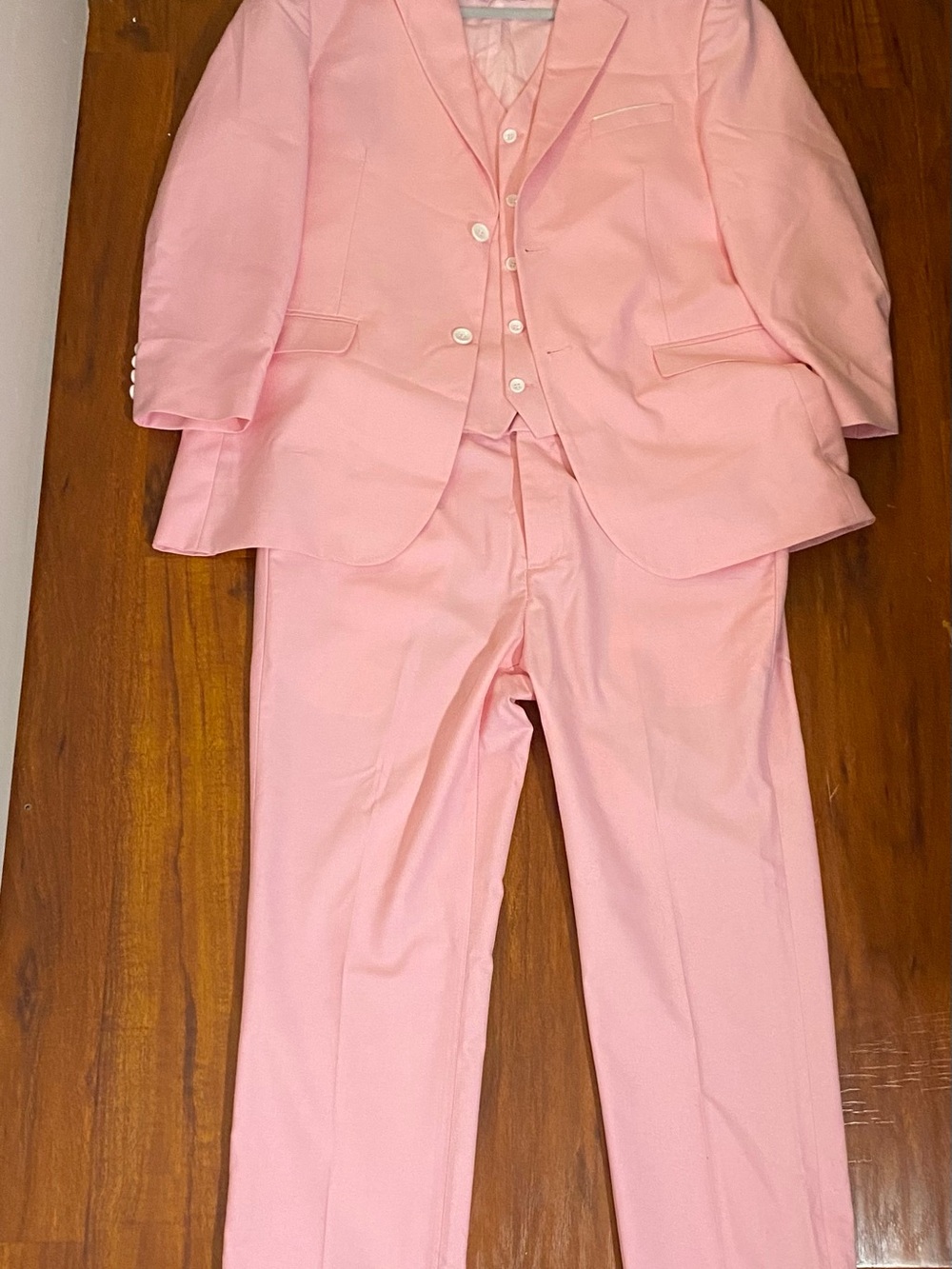 Pastel pink 4 piece suit set in men’s XL Jacket 44/pants 38. Cosplay formal